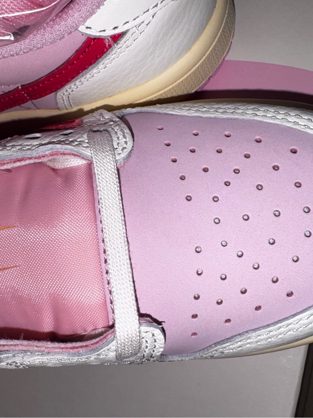 TRAVIS SCOTT 📣💕NIKE Kids Pink and Red Low-Top Sneakers - Picture 10 of 12